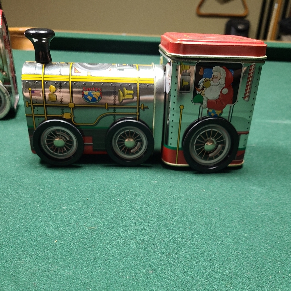 Tin box toy train. EUC. Empty. Two compartments.